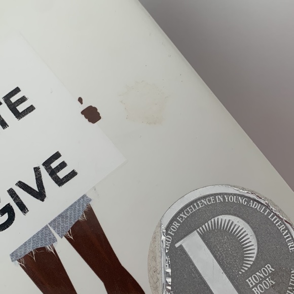 The hate you give by Angie Thomas - Picture 2 of 5